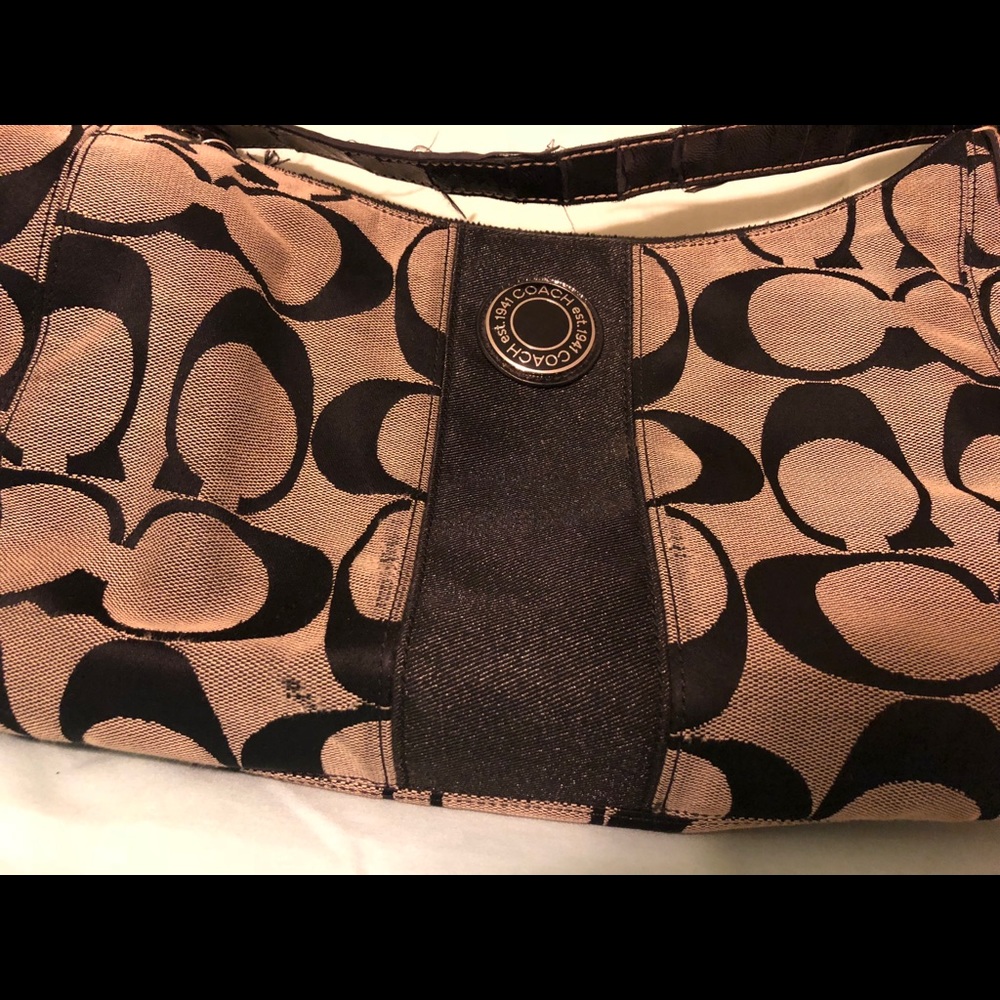 Black Coach Pattern Medium Large Purse - image 4